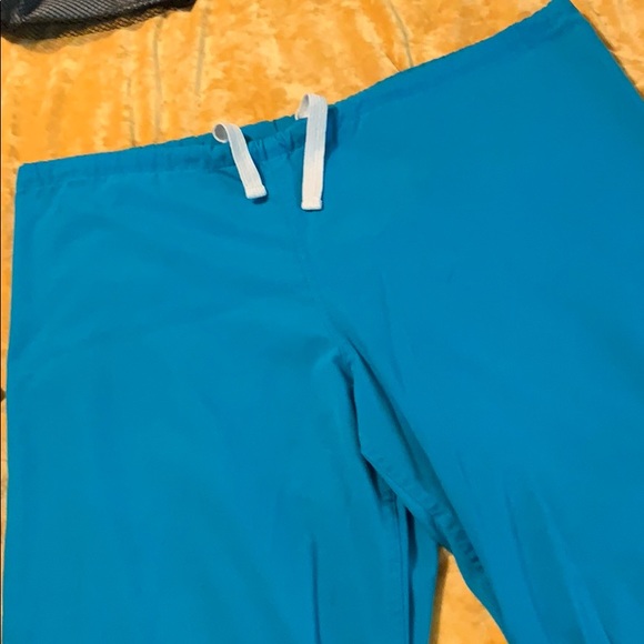 Urbane blue scrub set - Picture 3 of 8